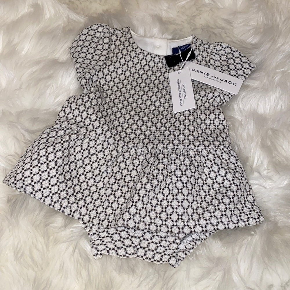Janie and jack 2 piece set size 3 to 6 months New!
